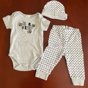 NEW Gray “Bee Kind” matching outfit.